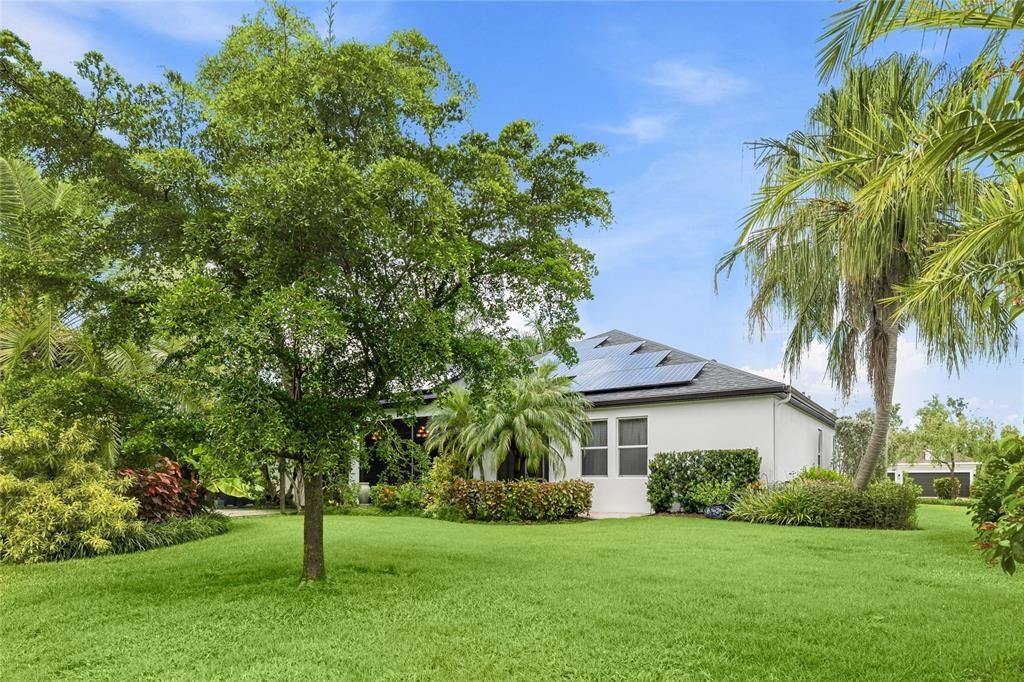 For Sale: $580,000 (4 beds, 4 baths, 2716 Square Feet)