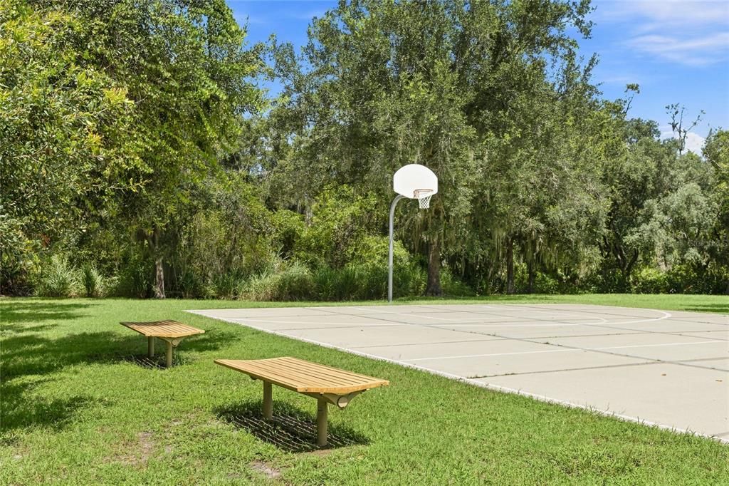 For Sale: $580,000 (4 beds, 4 baths, 2716 Square Feet)