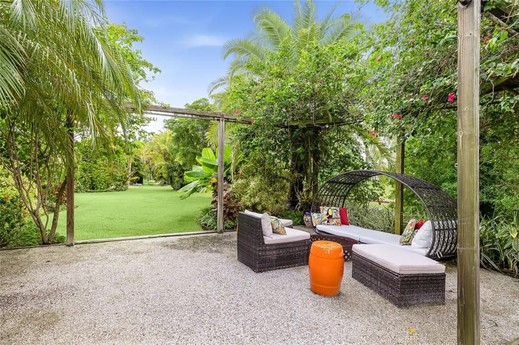 For Sale: $580,000 (4 beds, 4 baths, 2716 Square Feet)