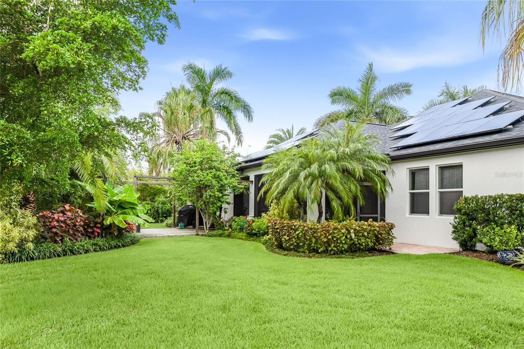 For Sale: $580,000 (4 beds, 4 baths, 2716 Square Feet)