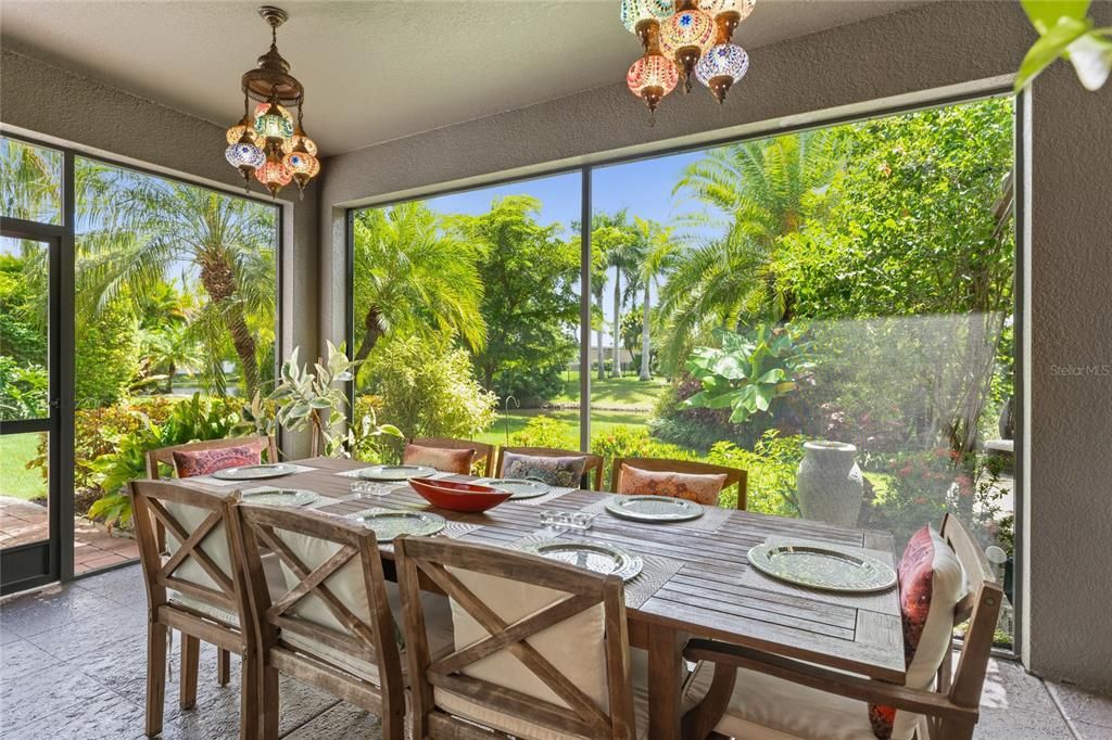 For Sale: $580,000 (4 beds, 4 baths, 2716 Square Feet)