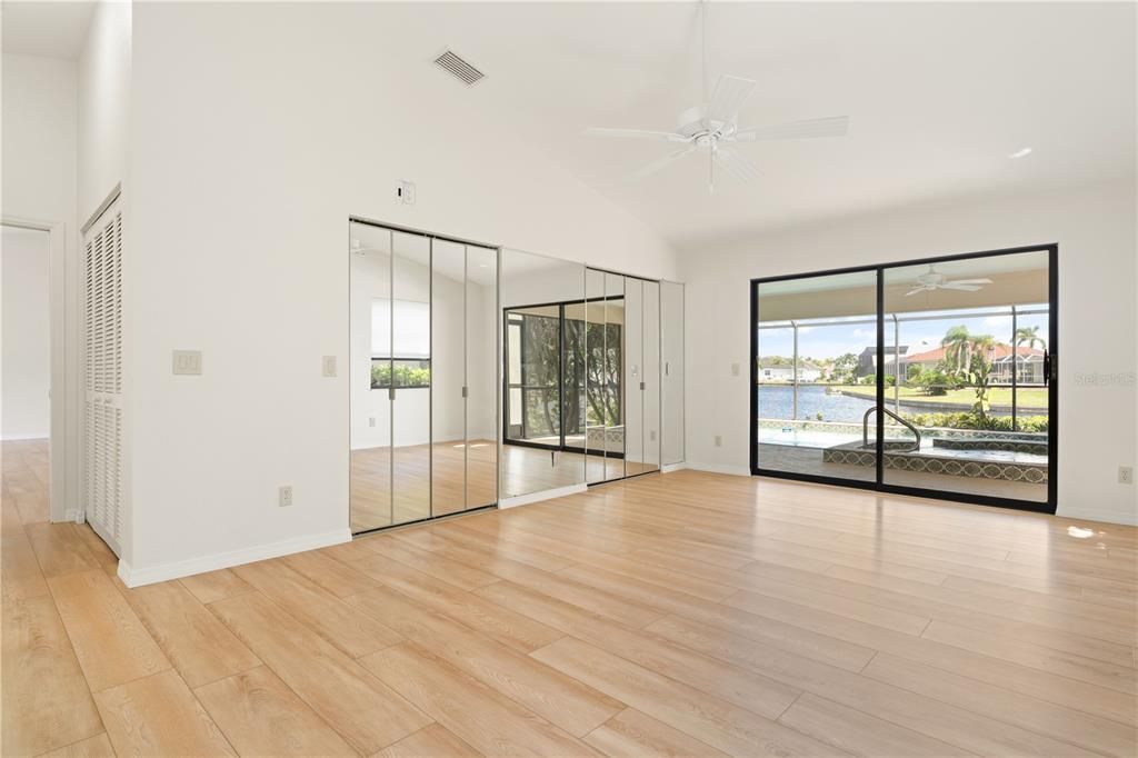 En Venta: $715,000 (3 camas, 3 baños, 2367 Pies cuadrados)