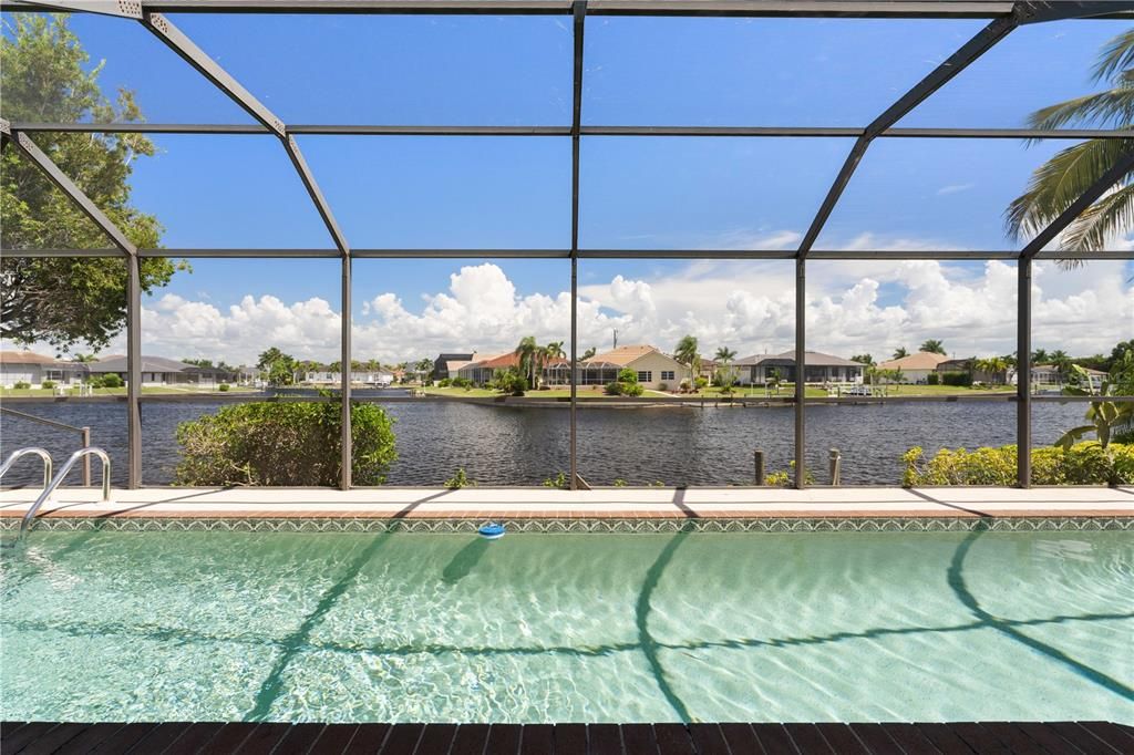 En Venta: $715,000 (3 camas, 3 baños, 2367 Pies cuadrados)
