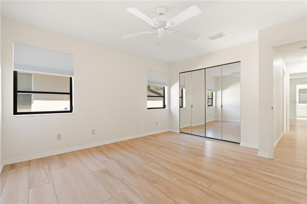 En Venta: $715,000 (3 camas, 3 baños, 2367 Pies cuadrados)