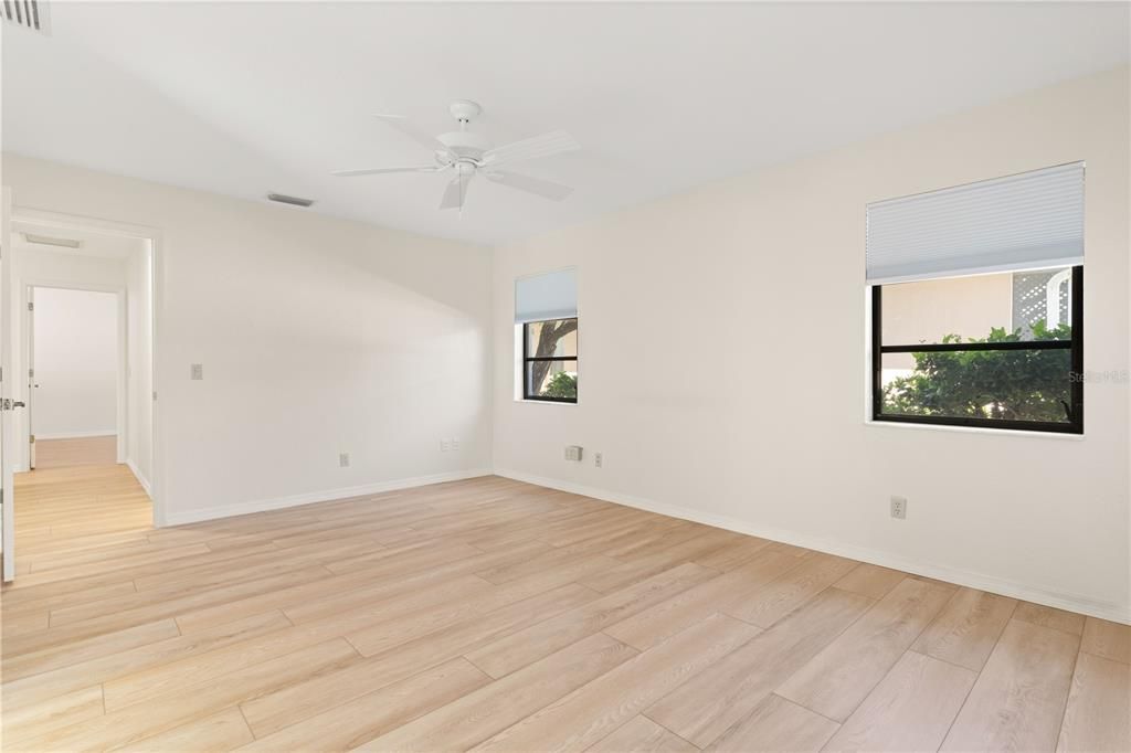 En Venta: $715,000 (3 camas, 3 baños, 2367 Pies cuadrados)