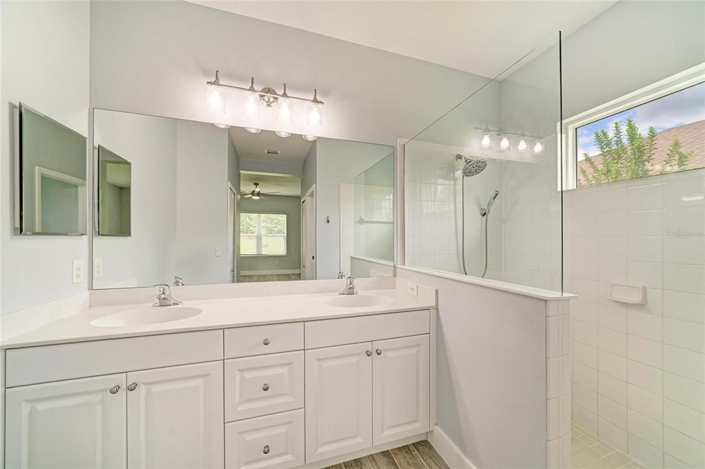 For Sale: $399,900 (3 beds, 2 baths, 1766 Square Feet)