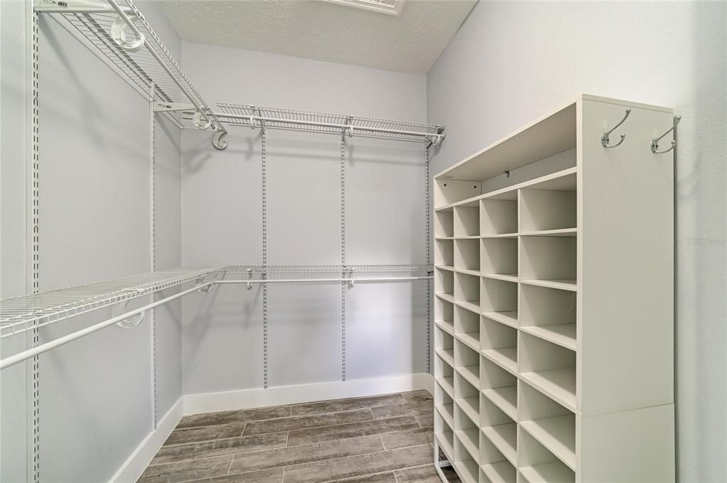 For Sale: $399,900 (3 beds, 2 baths, 1766 Square Feet)