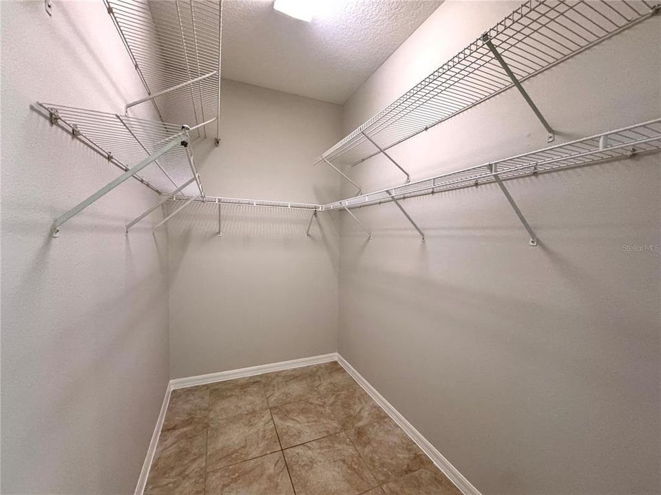 В аренду: $2,449 (4 спален, 2 ванн, 1739 Квадратных фут)