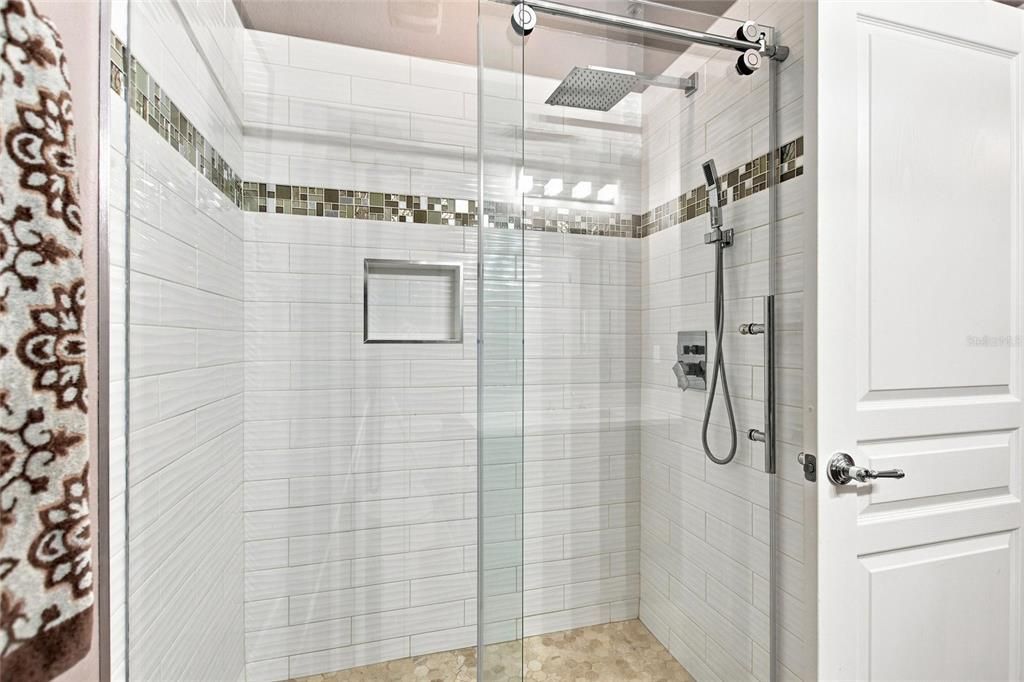 For Sale: $339,000 (3 beds, 2 baths, 2059 Square Feet)