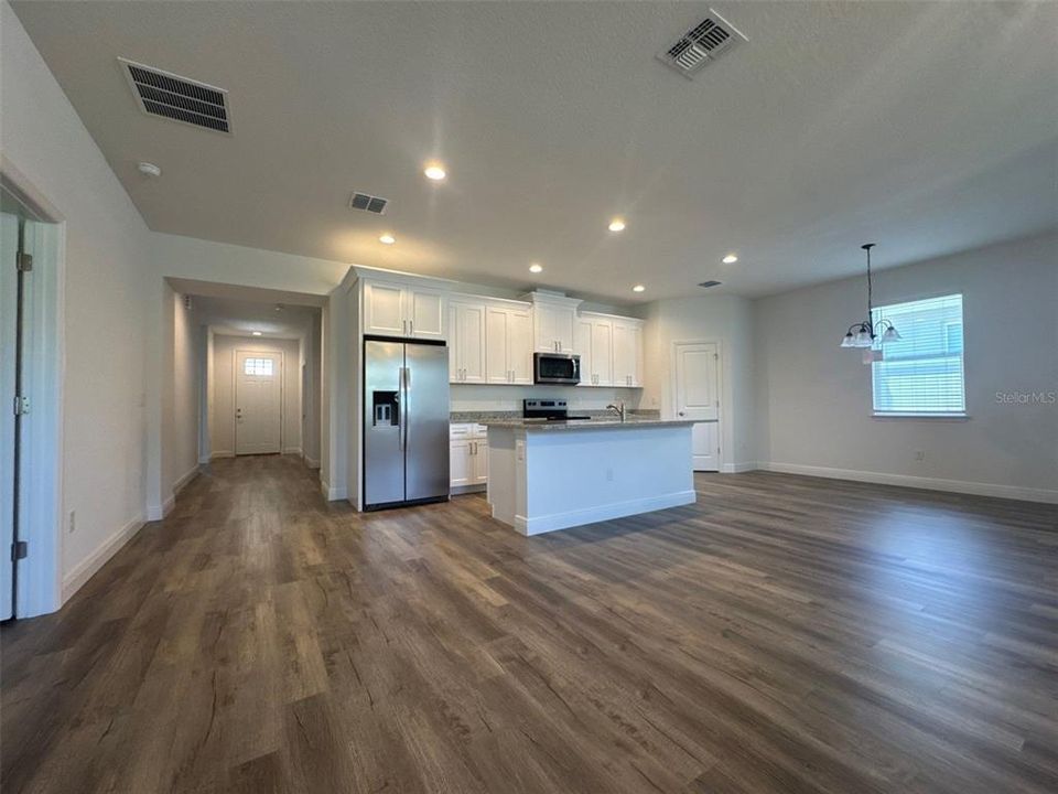 For Sale: $415,900 (3 beds, 2 baths, 1867 Square Feet)