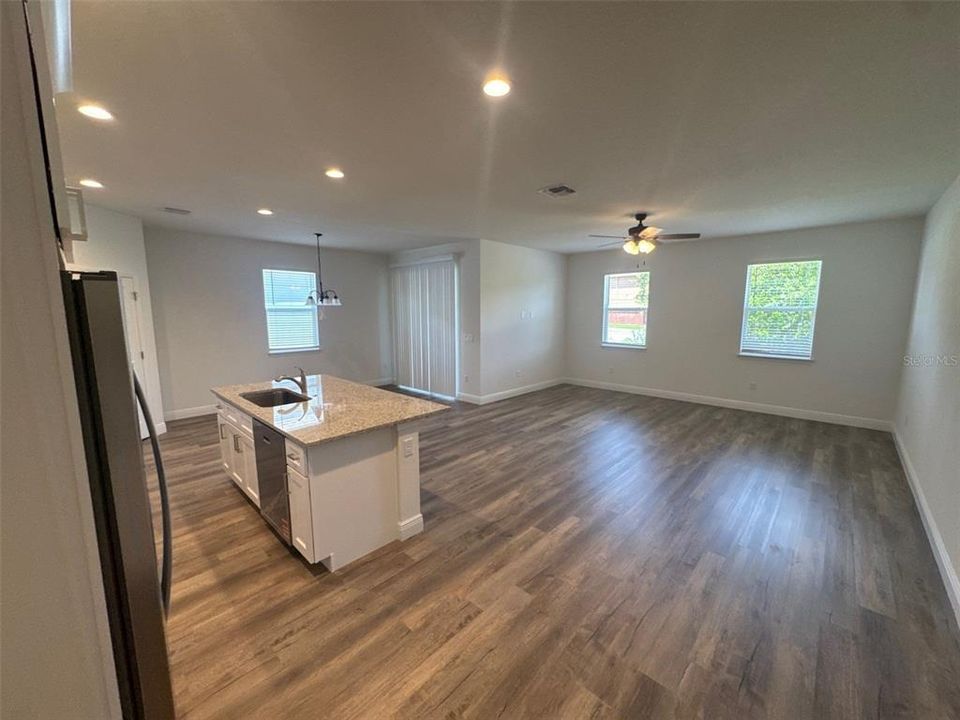 For Sale: $415,900 (3 beds, 2 baths, 1867 Square Feet)