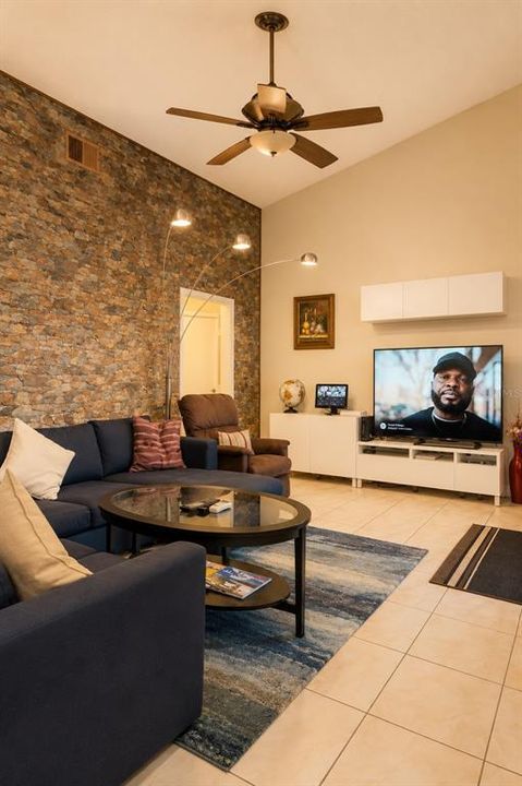 For Rent: $2,750 (3 beds, 3 baths, 2178 Square Feet)