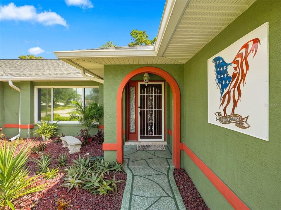 For Sale: $350,000 (3 beds, 2 baths, 1613 Square Feet)