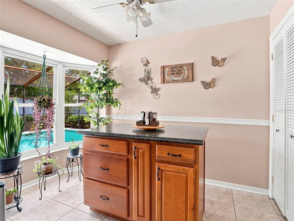 For Sale: $350,000 (3 beds, 2 baths, 1613 Square Feet)