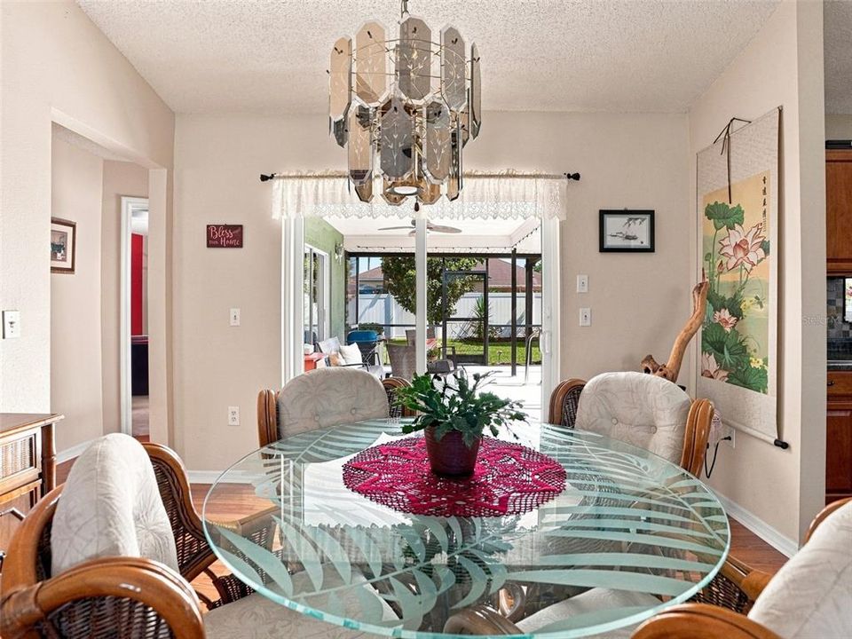 For Sale: $350,000 (3 beds, 2 baths, 1613 Square Feet)