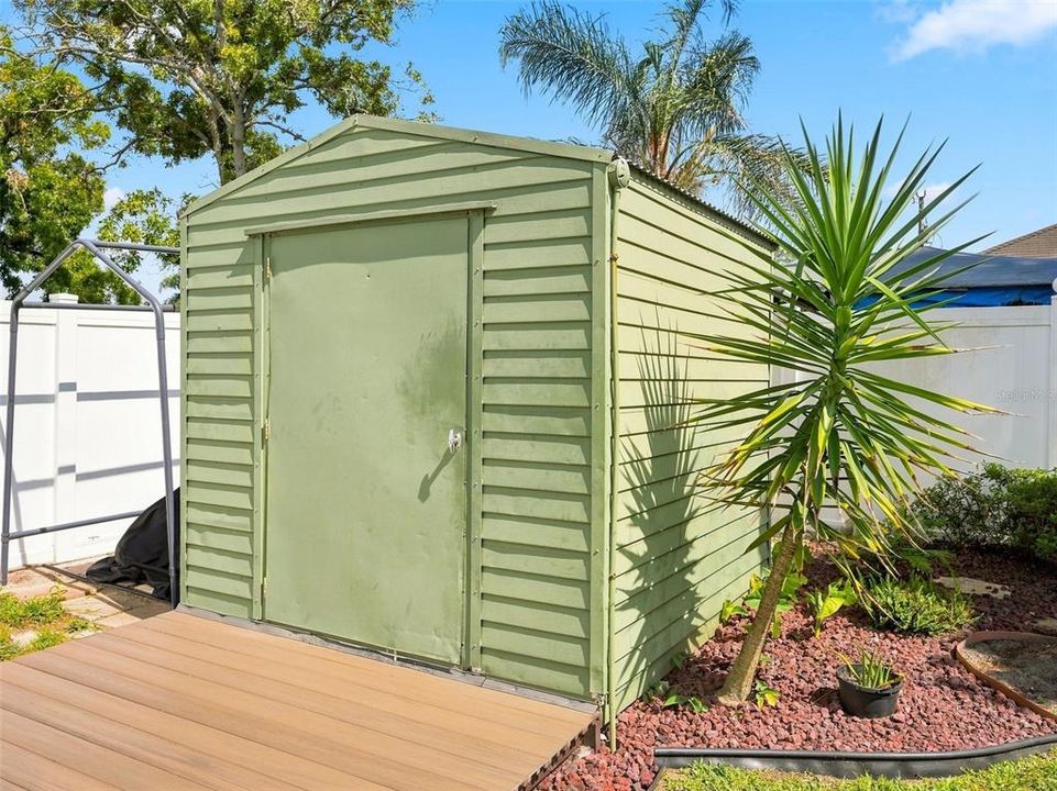 For Sale: $350,000 (3 beds, 2 baths, 1613 Square Feet)