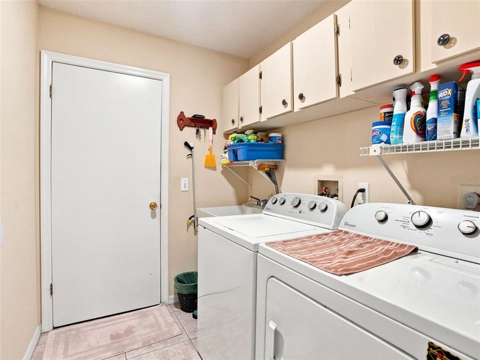 For Sale: $350,000 (3 beds, 2 baths, 1613 Square Feet)