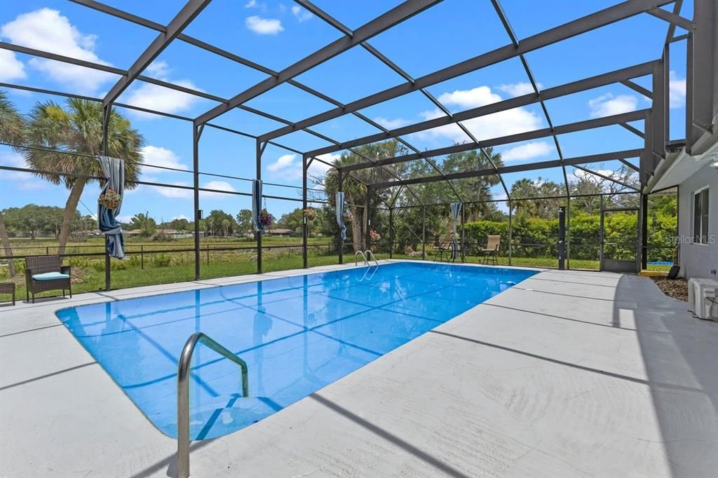For Rent: $3,000 (3 beds, 2 baths, 2212 Square Feet)