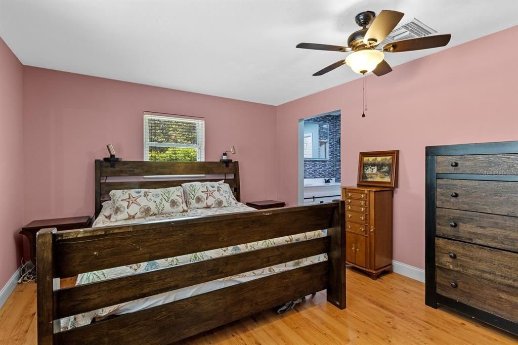 For Rent: $3,000 (3 beds, 2 baths, 2212 Square Feet)