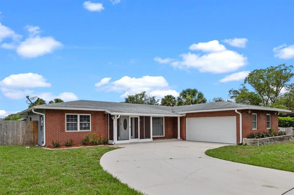 For Rent: $3,000 (3 beds, 2 baths, 2212 Square Feet)
