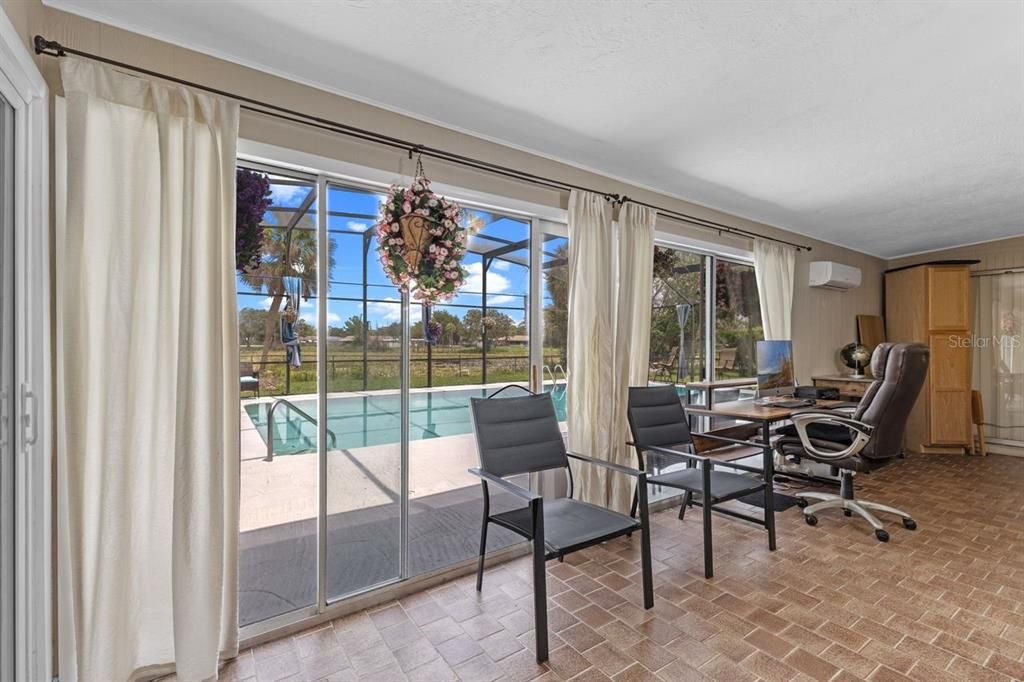 For Rent: $3,000 (3 beds, 2 baths, 2212 Square Feet)