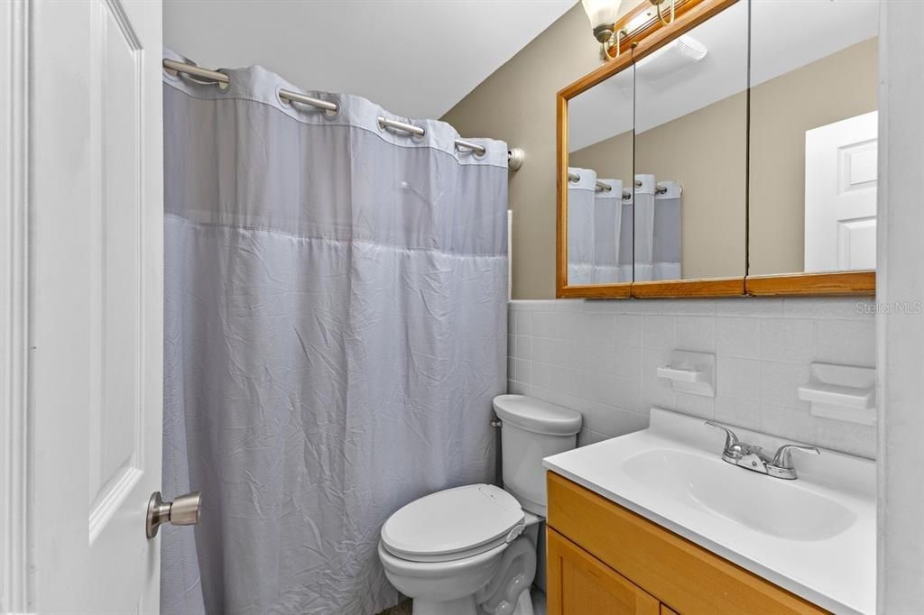 For Rent: $3,000 (3 beds, 2 baths, 2212 Square Feet)