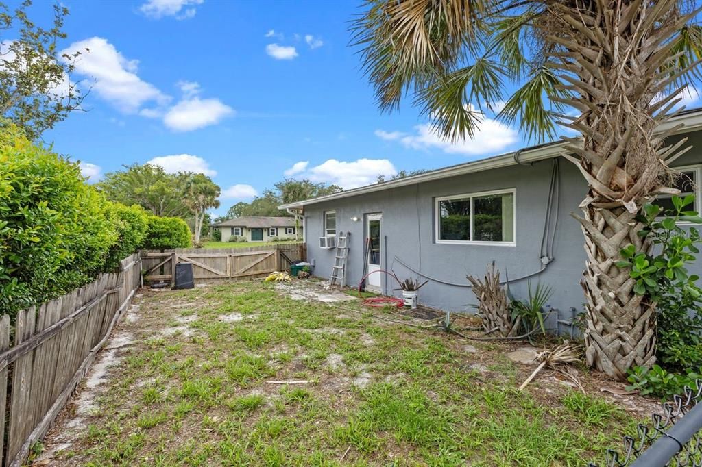 For Rent: $3,000 (3 beds, 2 baths, 2212 Square Feet)