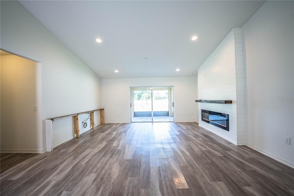 For Sale: $575,000 (3 beds, 2 baths, 1716 Square Feet)