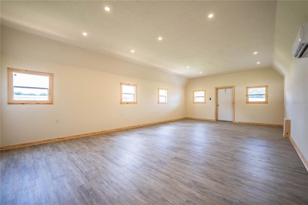 For Sale: $575,000 (3 beds, 2 baths, 1716 Square Feet)