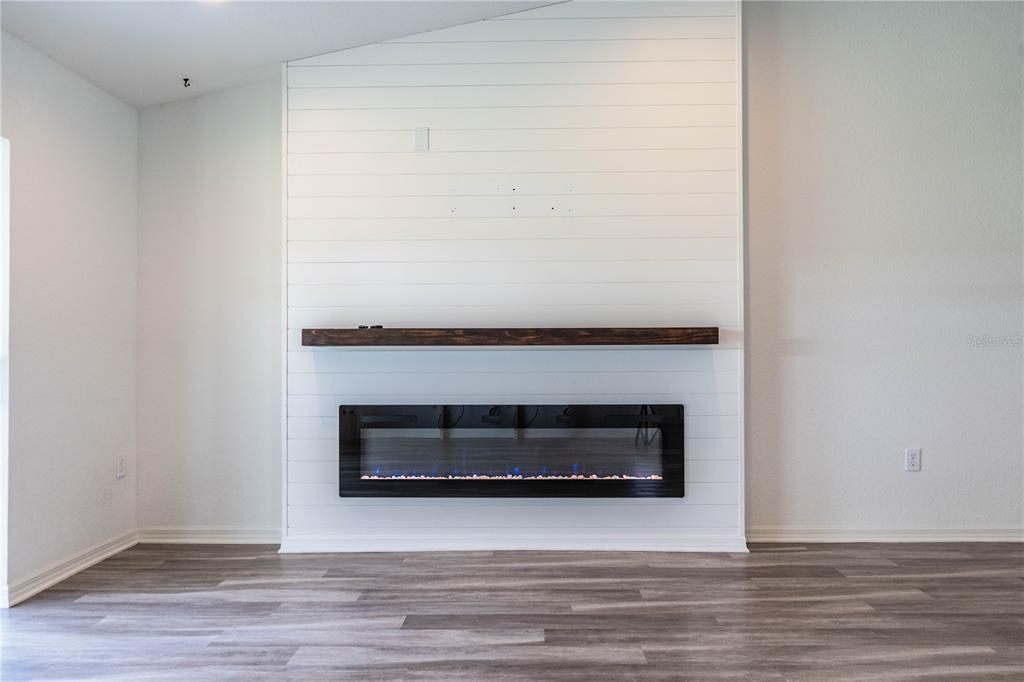 For Sale: $575,000 (3 beds, 2 baths, 1716 Square Feet)