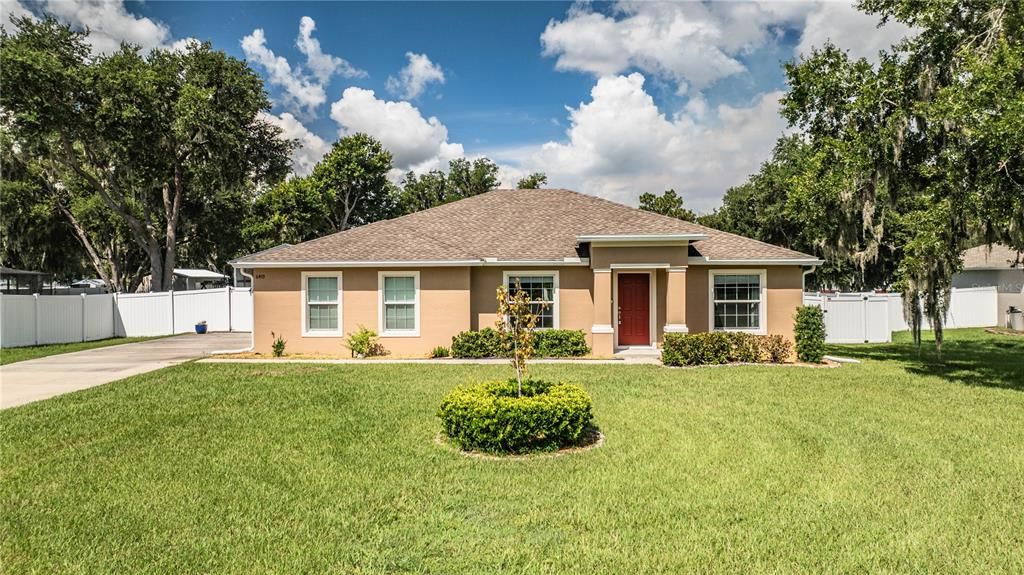 For Sale: $575,000 (3 beds, 2 baths, 1716 Square Feet)