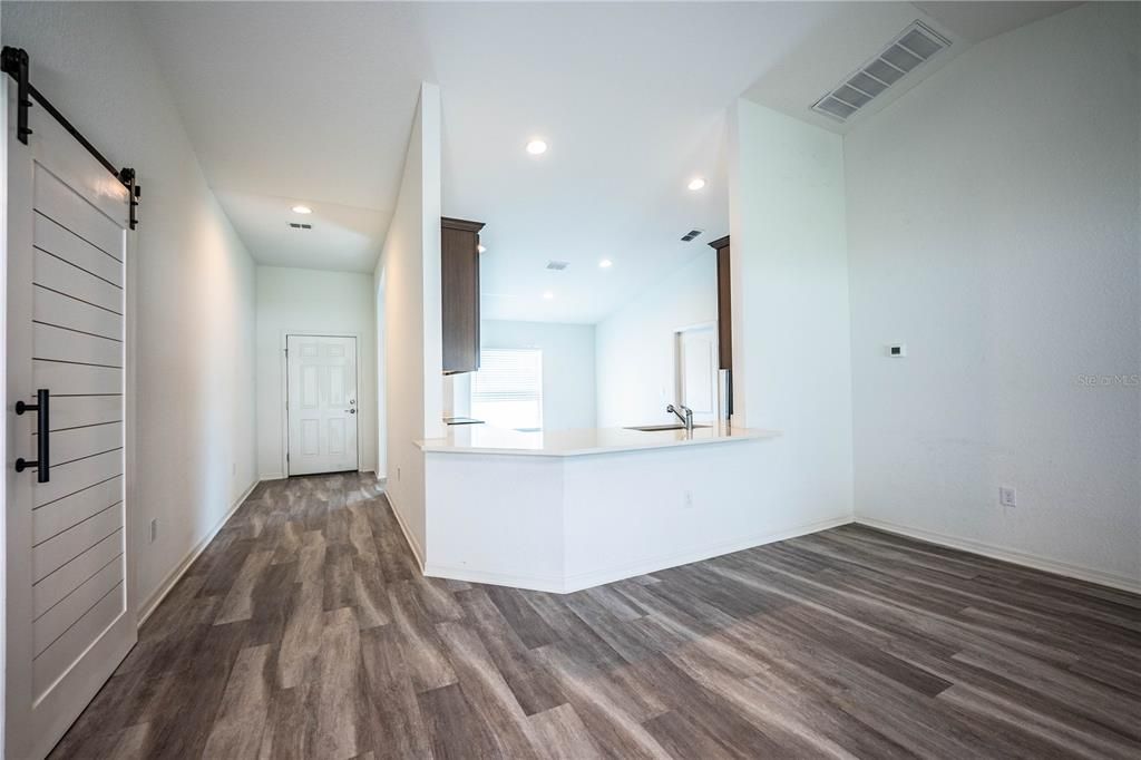For Sale: $575,000 (3 beds, 2 baths, 1716 Square Feet)