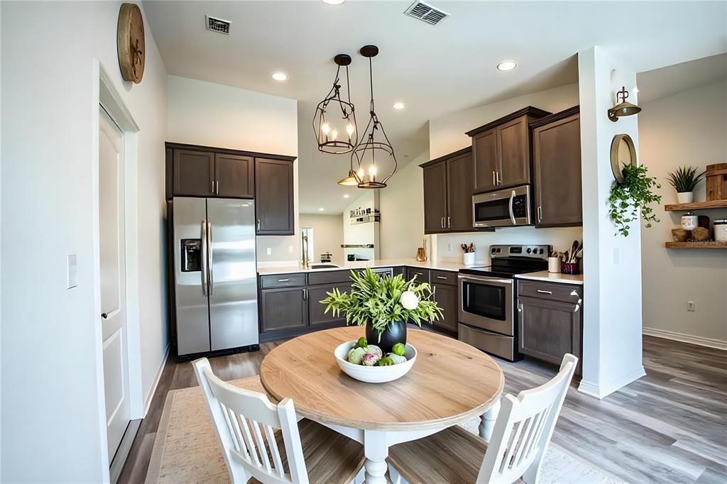 For Sale: $575,000 (3 beds, 2 baths, 1716 Square Feet)