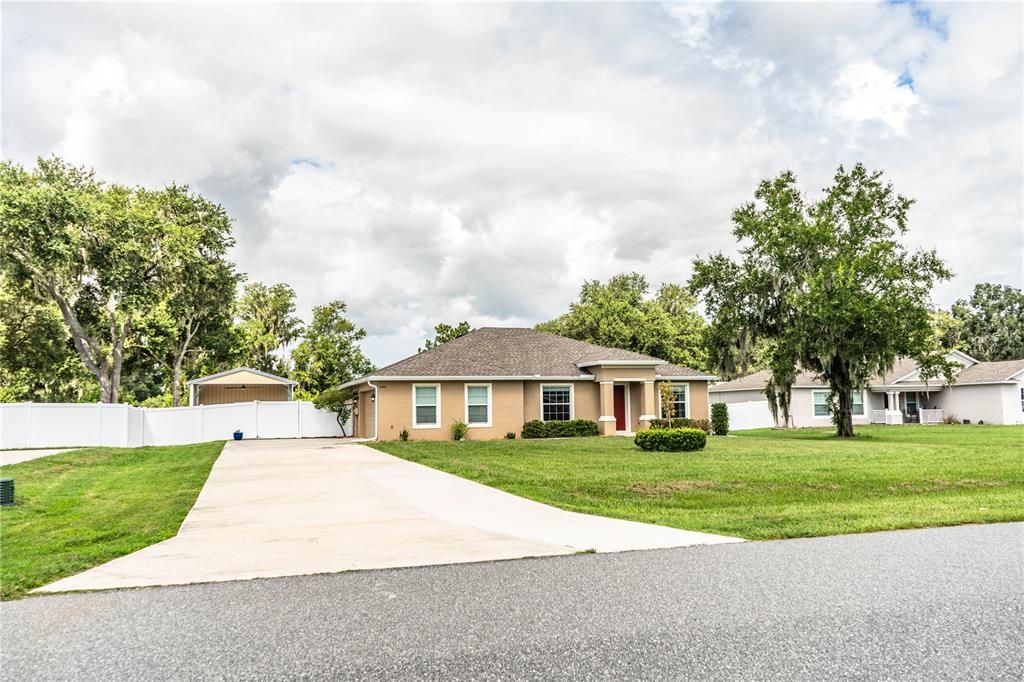 For Sale: $575,000 (3 beds, 2 baths, 1716 Square Feet)