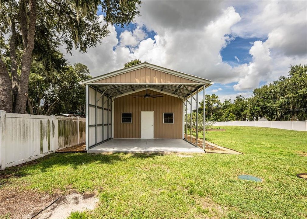 For Sale: $575,000 (3 beds, 2 baths, 1716 Square Feet)