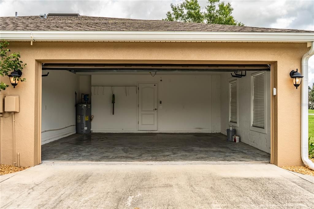For Sale: $575,000 (3 beds, 2 baths, 1716 Square Feet)