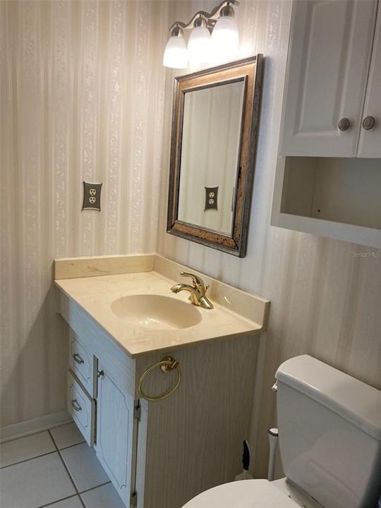 На продажу: $79,900 (1 спален, 1 ванн, 835 Квадратных фут)