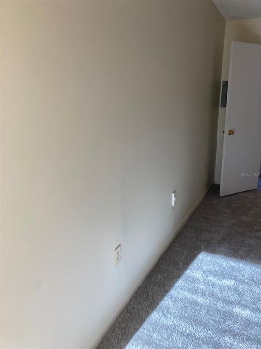 На продажу: $79,900 (1 спален, 1 ванн, 835 Квадратных фут)