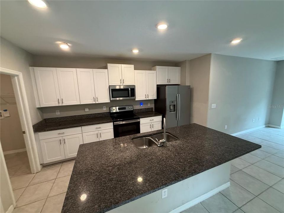For Sale: $289,000 (5 beds, 2 baths, 2415 Square Feet)