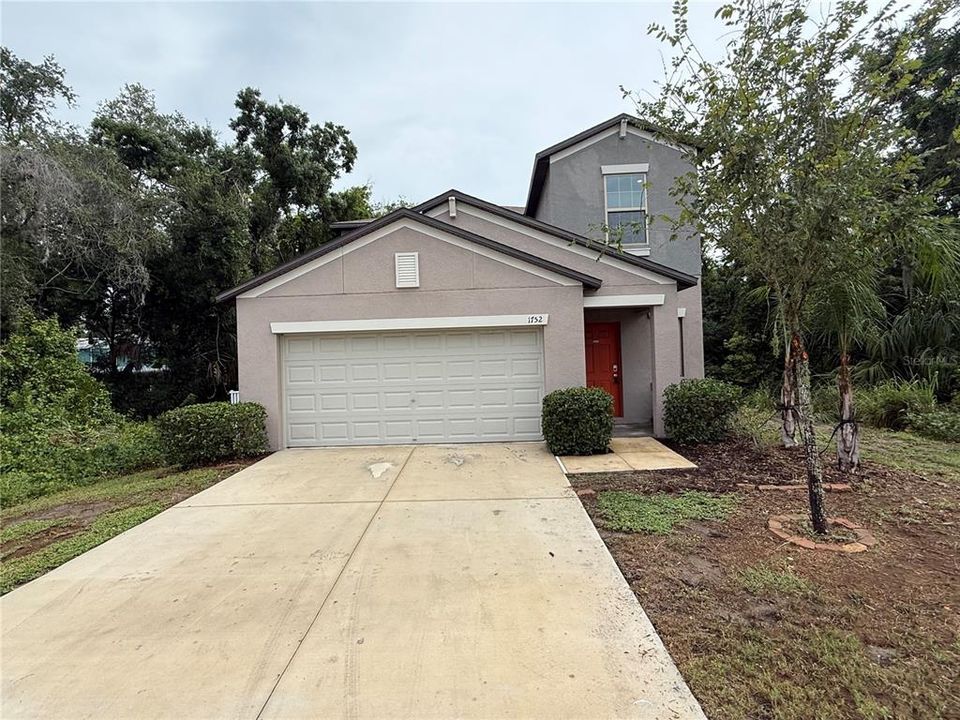 For Sale: $289,000 (5 beds, 2 baths, 2415 Square Feet)