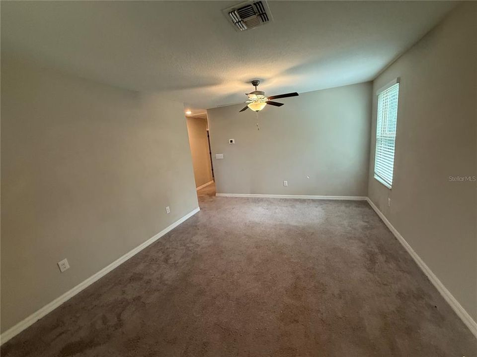 For Sale: $289,000 (5 beds, 2 baths, 2415 Square Feet)