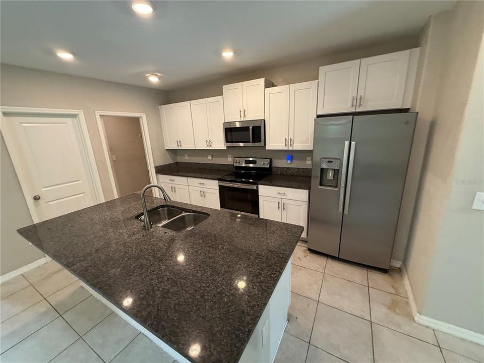 For Sale: $289,000 (5 beds, 2 baths, 2415 Square Feet)