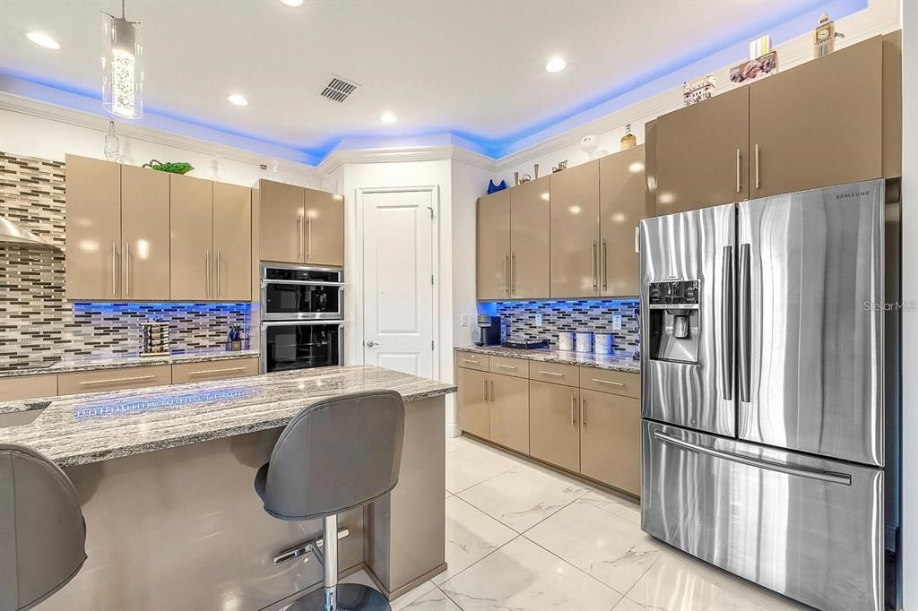 En Venta: $1,650,000 (5 camas, 4 baños, 3792 Pies cuadrados)