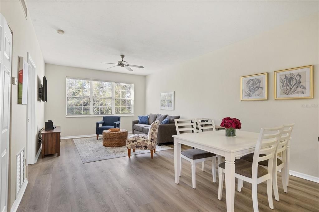 En Venta: $299,000 (2 camas, 2 baños, 1097 Pies cuadrados)