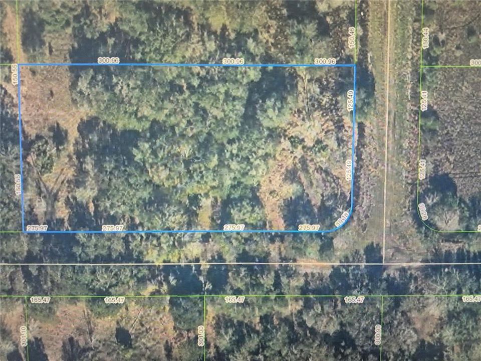 На продажу: $12,999 (1.04 acres)