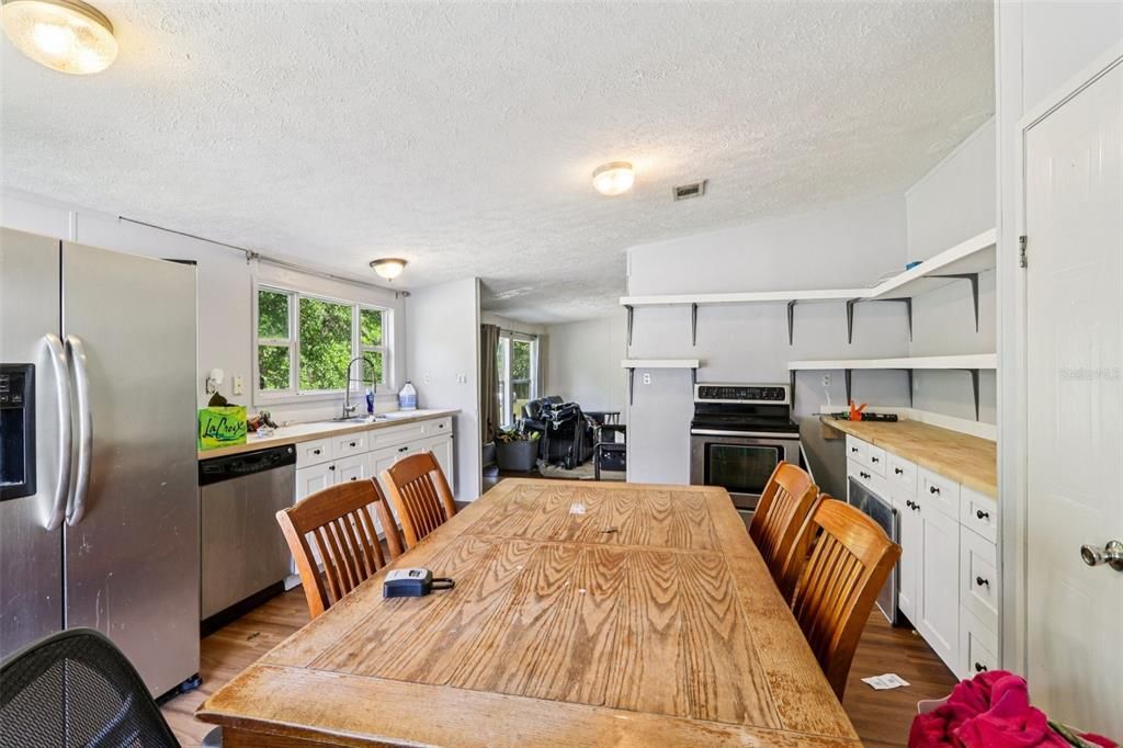 For Sale: $265,000 (3 beds, 2 baths, 1488 Square Feet)