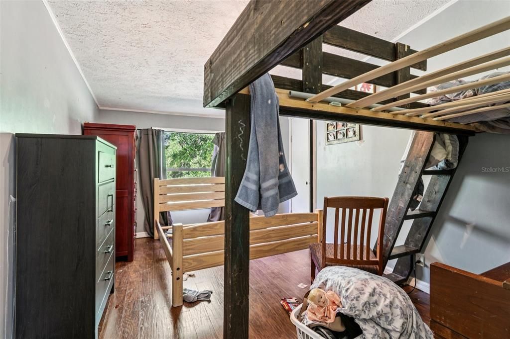 For Sale: $265,000 (3 beds, 2 baths, 1488 Square Feet)