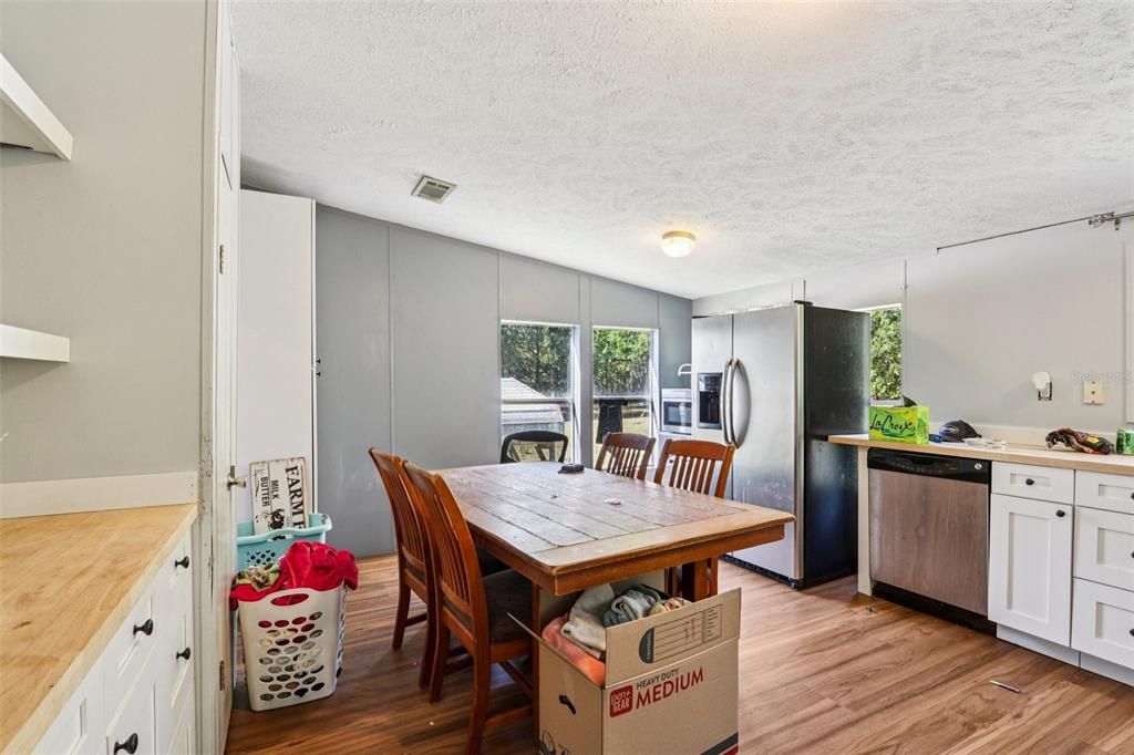 For Sale: $265,000 (3 beds, 2 baths, 1488 Square Feet)