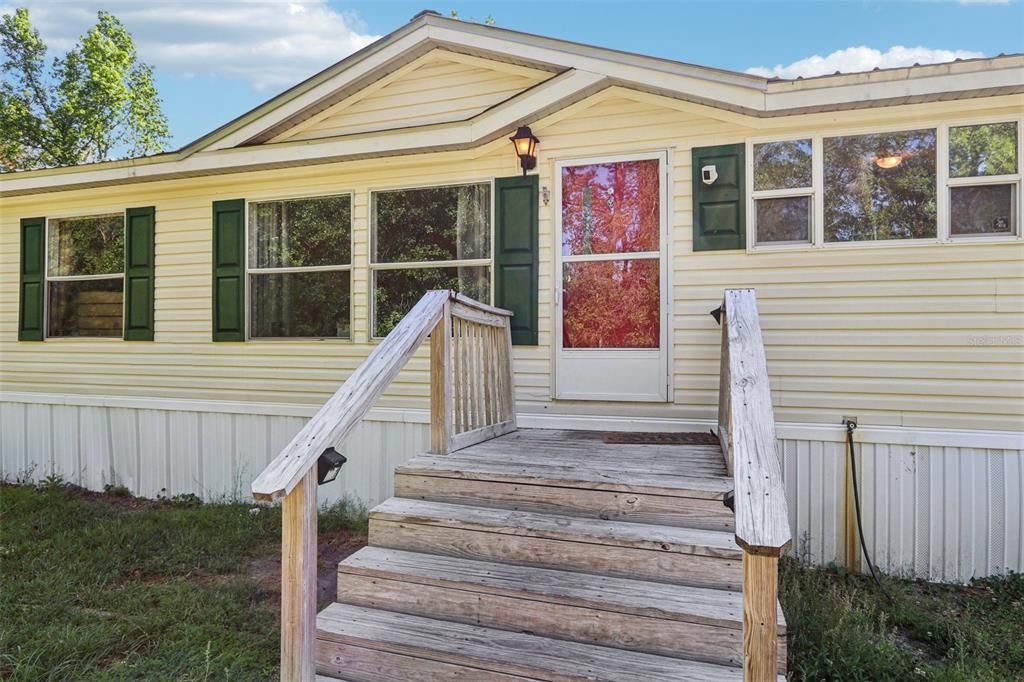 For Sale: $265,000 (3 beds, 2 baths, 1488 Square Feet)