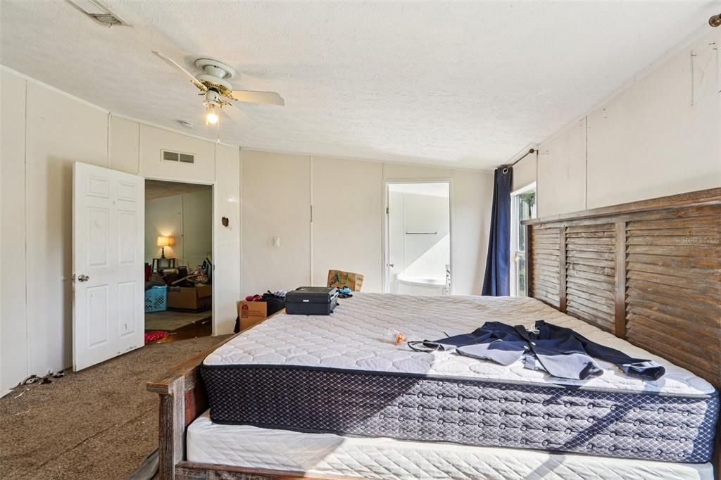 For Sale: $265,000 (3 beds, 2 baths, 1488 Square Feet)